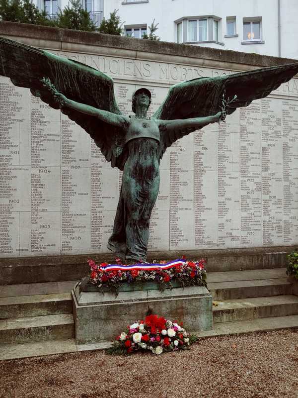 X-Memorial 2025: Gerbe offerte par l'AX