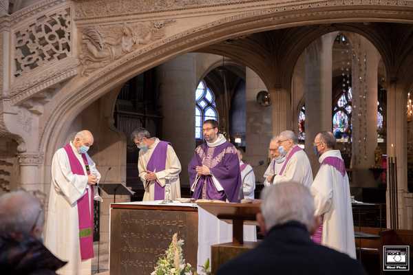 Messe co-célébrée par Père GLB et les prêtres polytechniciens